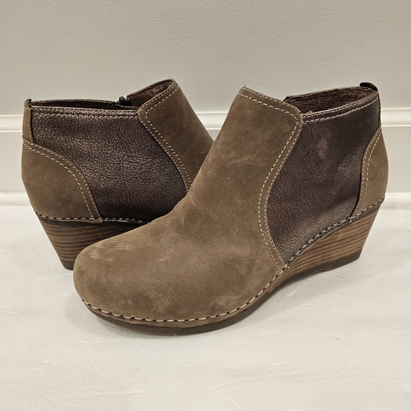Dansko Shoes - NEW Dansko Susan Ankle Brown Suede Nubuck Wedge Zip Chelsea Boots